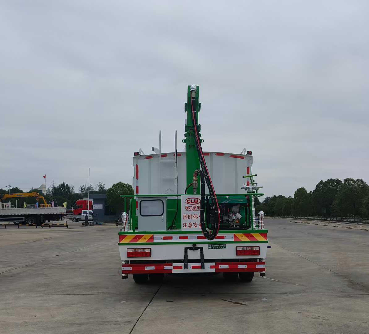 新款東風多利卡D9—多功能鐵路抑塵車 綠化噴灑車灑水車圖片5